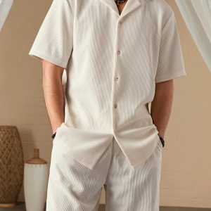 Manfinity KASUA Men Simple Solid Color Short Sleeve Shirt And Shorts Set