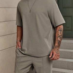 Manfinity KASUA Men??s Solid Plain Drop Shoulder Short Sleeve Loose T-Shirt & Shorts Set, Urban, Husband, Daddy